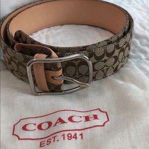 Coach signature C tan belt